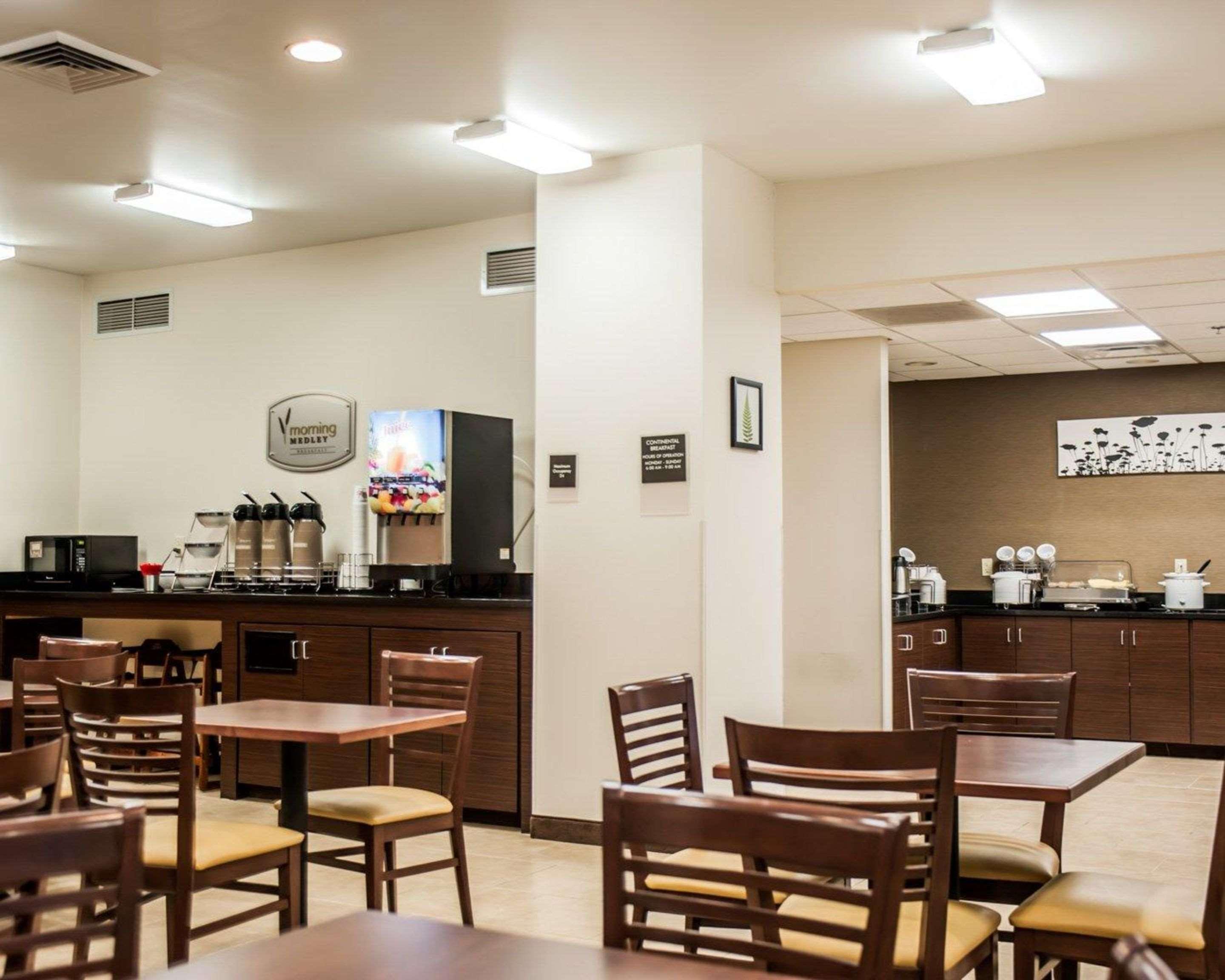 Sleep Inn & Suites Fort Campbell Oak Grove Exterior photo